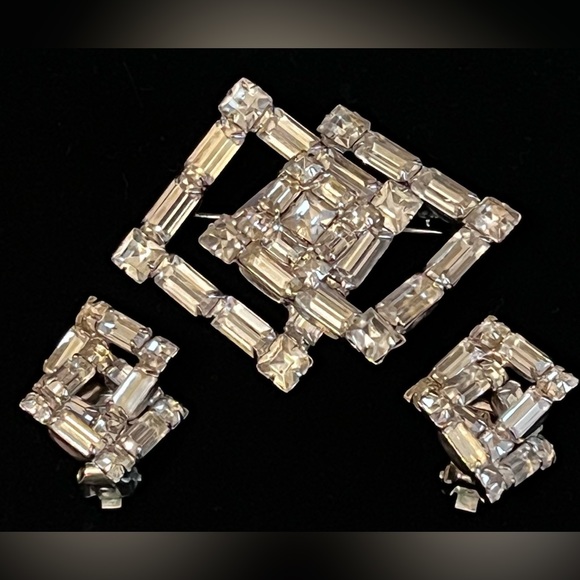 Vtg Intertwined Squares Rhinestone Art Deco Brooch Pin & Clip Earrings EUC RARE - Picture 2 of 7